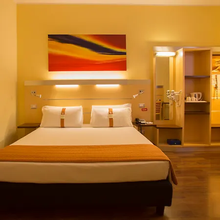 Hotel Express Milan-malpensa Airport By Ihg 3*