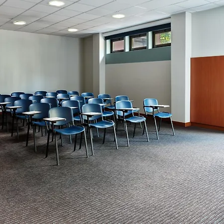 Express Milan-malpensa Airport By Ihg Hotel 3*