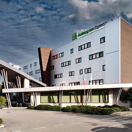 Express Milan-malpensa Airport By Ihg Hotel Somma Lombardo