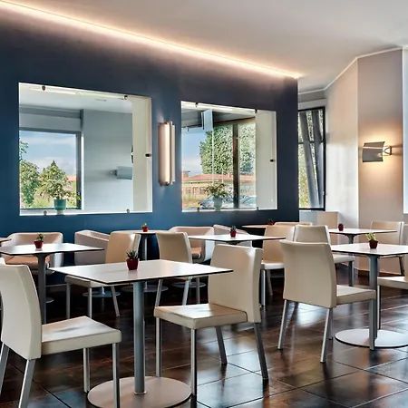 Express Milan-malpensa Airport By Ihg Hotel Somma Lombardo