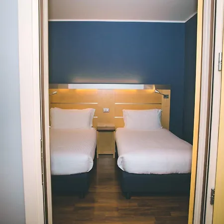 Express Milan-malpensa Airport By Ihg 3* Somma Lombardo