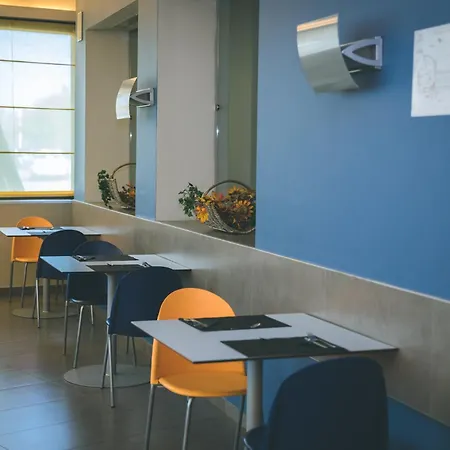 Express Milan-malpensa Airport By Ihg Отель