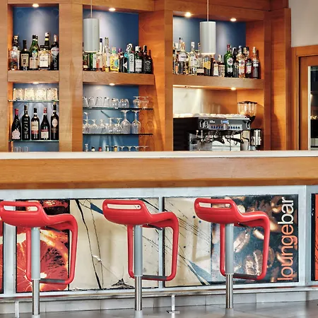 Отель Express Milan-malpensa Airport By Ihg