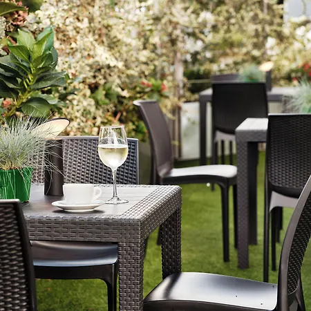 Hotel Express Milan-malpensa Airport By Ihg 3*