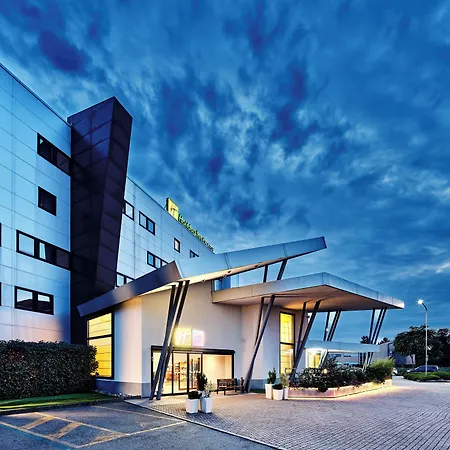 Отель Express Milan-malpensa Airport By Ihg