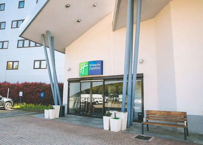 홀리데이 인 익스프레스 밀란-말펜사 에어포트 3* 솜마롬바르도